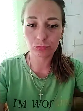 KellyBrant naked in live sex video chat