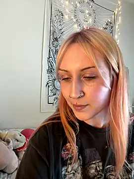 kiki_rose naked in live sex video chat