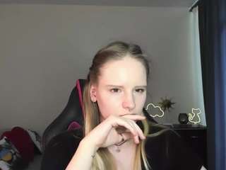 KimmKisss on webcam for live free nude chat now