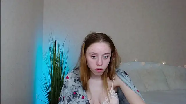 Kitttycat_kiss_ naked in live sex video chat