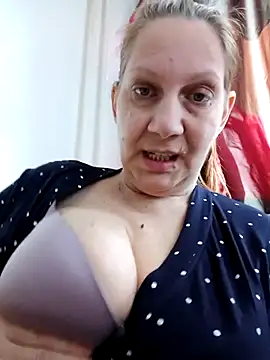 kurizsani naked in live sex video chat