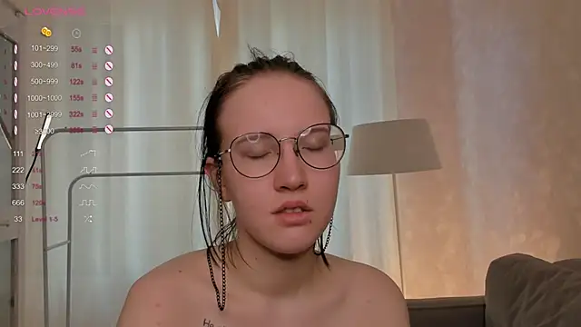 LeaMarlens naked in live sex video chat