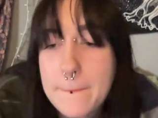 Lilliana444 on webcam for live free nude chat now