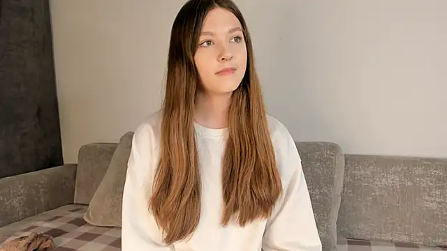 LynneClarke naked in live sex video chat