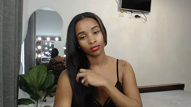 makedreyasmilee naked in live sex video chat