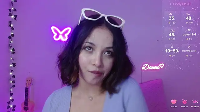 Megan_Rodrigo naked in live sex video chat
