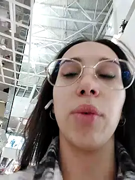 MilaMe0w naked in live sex video chat