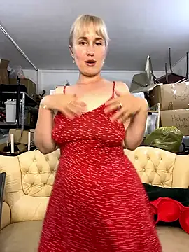 MoniMilk naked in live sex video chat