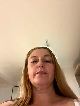 moniquerainx naked in live sex video chat