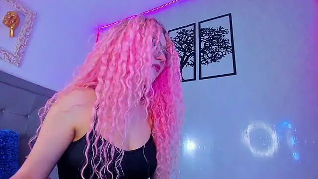 mydreamgirl18 naked in live sex video chat