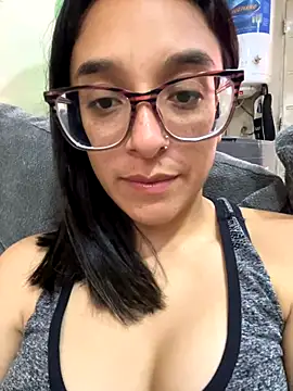 Ninnfa naked in live sex video chat