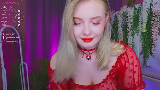 oliviabr0wn0 naked in live sex video chat
