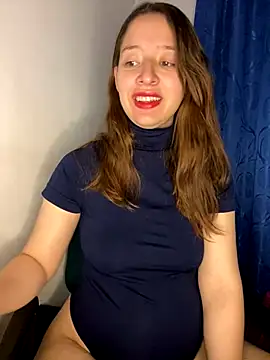 Rosilovee naked in live sex video chat