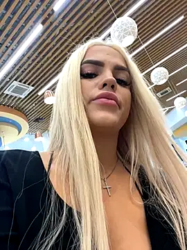 Santa-Monica naked in live sex video chat