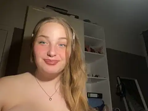 Sophiaaaksh naked in live sex video chat