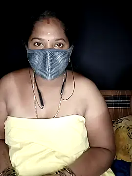 tamilvillagecouple1 naked in live sex video chat