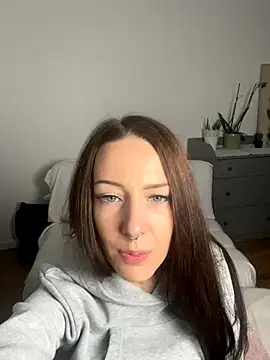 Trixie-Tainted naked in live sex video chat