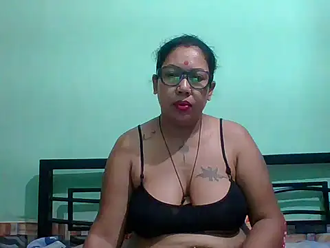 YOUR_LOVELY-40 naked in live sex video chat
