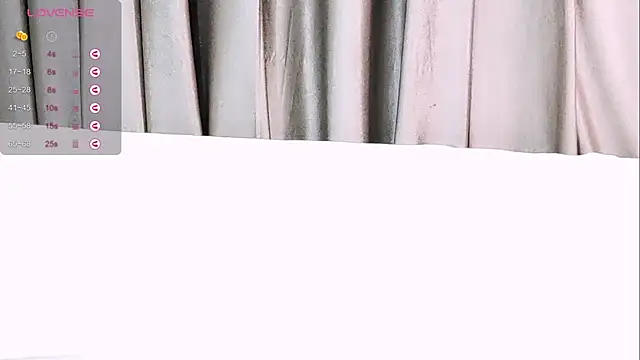 YourLovelyQueen naked in live sex video chat
