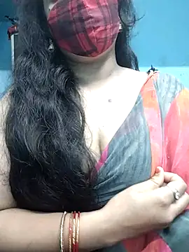 yourtina naked in live sex video chat