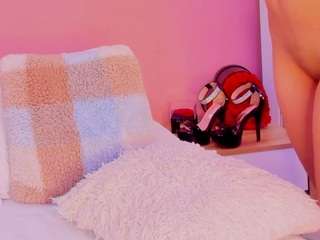 Zara Mur on webcam for live free nude chat now