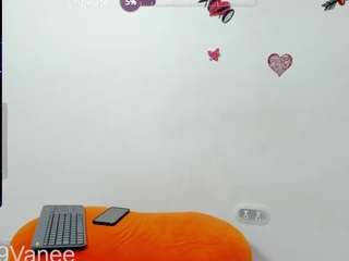 19Vanee on webcam for live free nude chat now