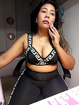 afrodiita– naked in live sex video chat