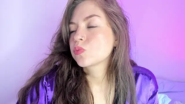 ale_blossom naked in live sex video chat