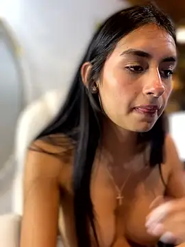Alejandraa_pinkk naked in live sex video chat