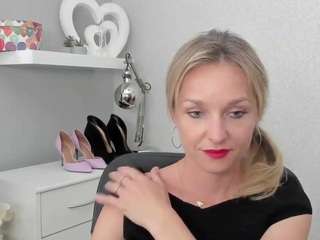 AliciaGoddess85 on webcam for live free nude chat now