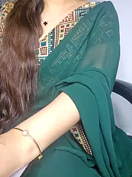 aliyaah_singh naked in live sex video chat