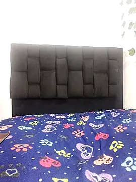 Alohdra_hh naked in live sex video chat