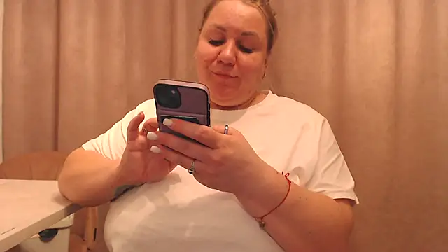 AnalQueenXXL naked in live sex video chat