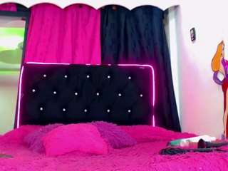 AngelaCrowiess on webcam for live free nude chat now
