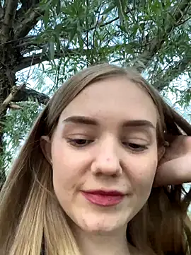 AnieMiller naked in live sex video chat