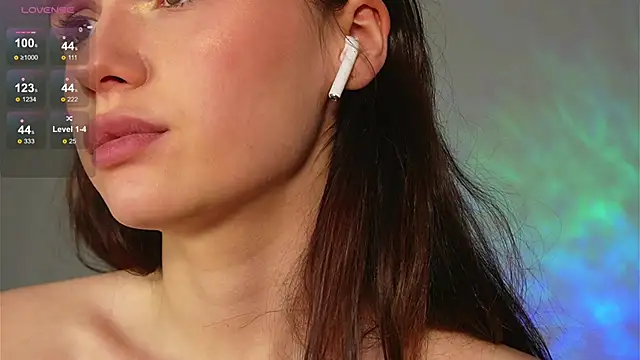 Avrilmoon naked in live sex video chat
