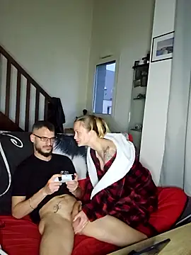 BaeBodySexy naked in live sex video chat
