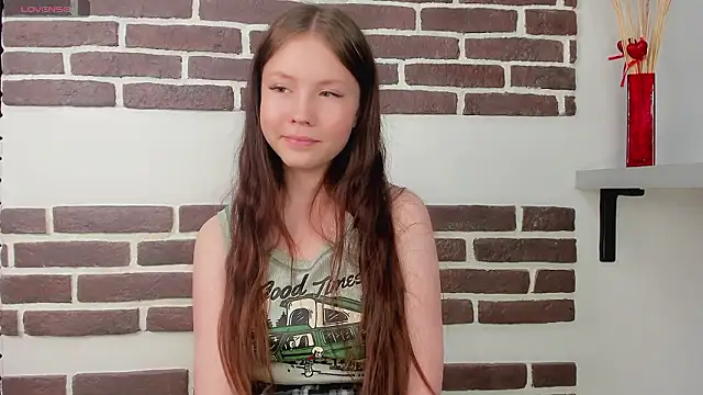 CarmenGreen naked in live sex video chat