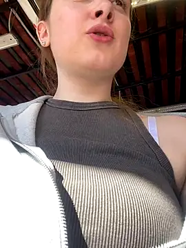 Cherry_Kisses naked in live sex video chat