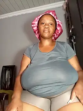 Chubbykarisma27 naked in live sex video chat