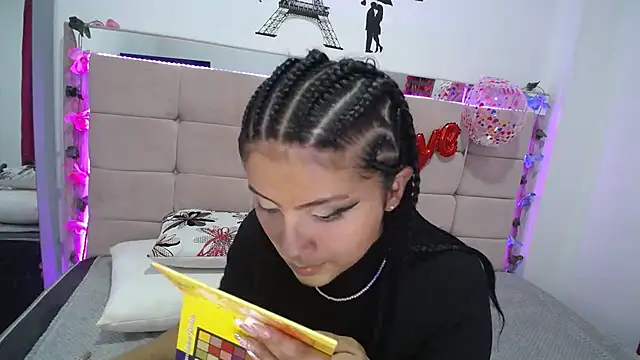 CRISTAL-COOPER naked in live sex video chat