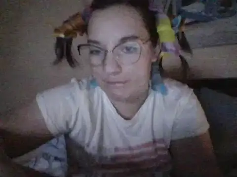 Doll389 naked in live sex video chat