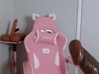 Ebonis Empire on webcam for live free nude chat now