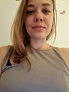 Emilia_Key naked in live sex video chat