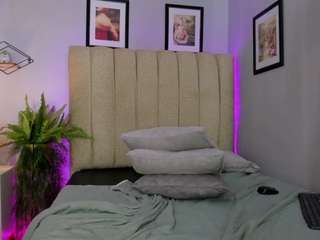 Emma-rayy on webcam for live free nude chat now