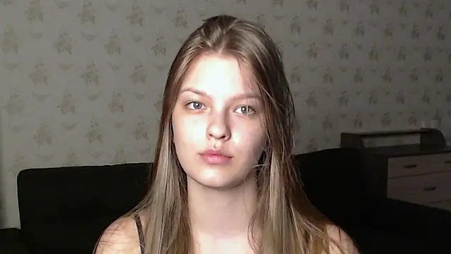 EmySway naked in live sex video chat