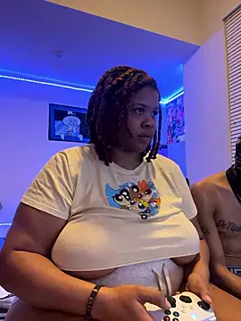HEARTBREAKBRE naked in live sex video chat
