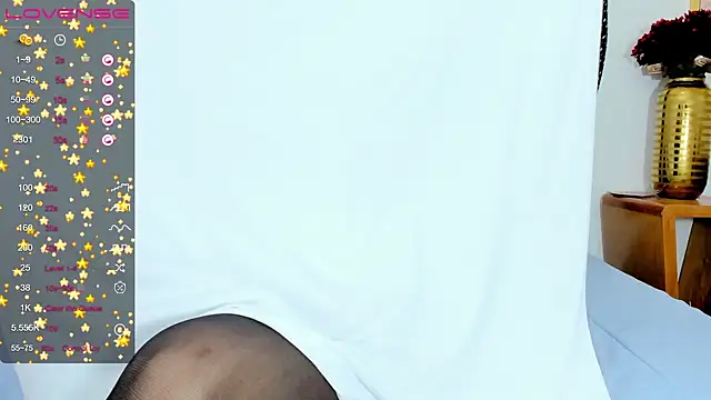 izadii naked in live sex video chat