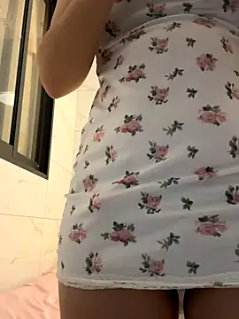 jiuer_121 naked in live sex video chat