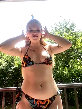 JJLovexo naked in live sex video chat